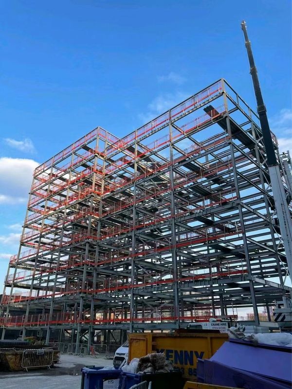 Fabricação de edifícios industriais pré-fabricados