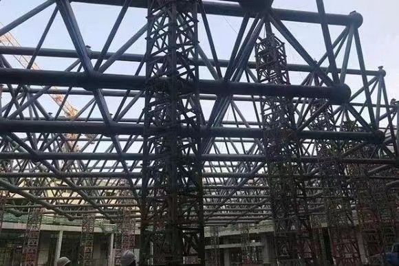 Construir armazém de aço projetado para alta altura e grande comprimento com oficina de estrutura de aço pré-fabricada à prova de furacões