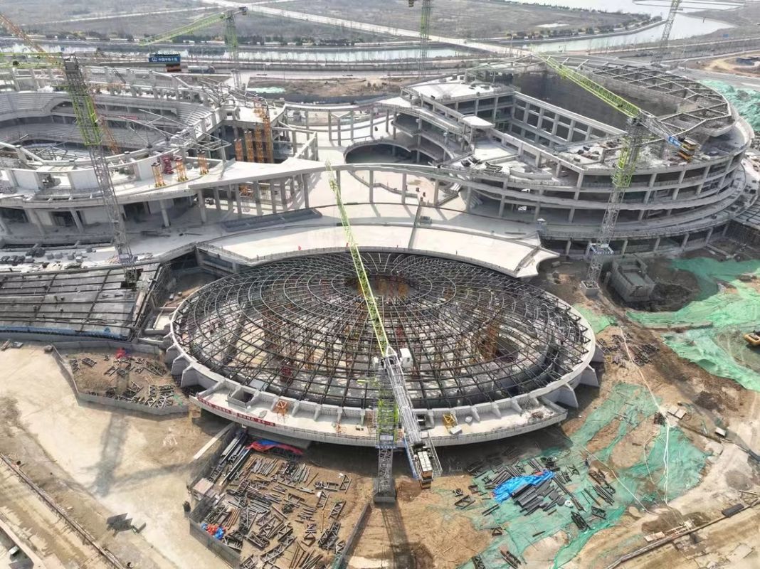 Edifício pré-fabricado de armazém de oficina Estrutura de aço personalizada Estrutura de edifício de metal Estádio de ginástica